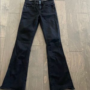 American Eagle Flare Jeans. Size 2R.